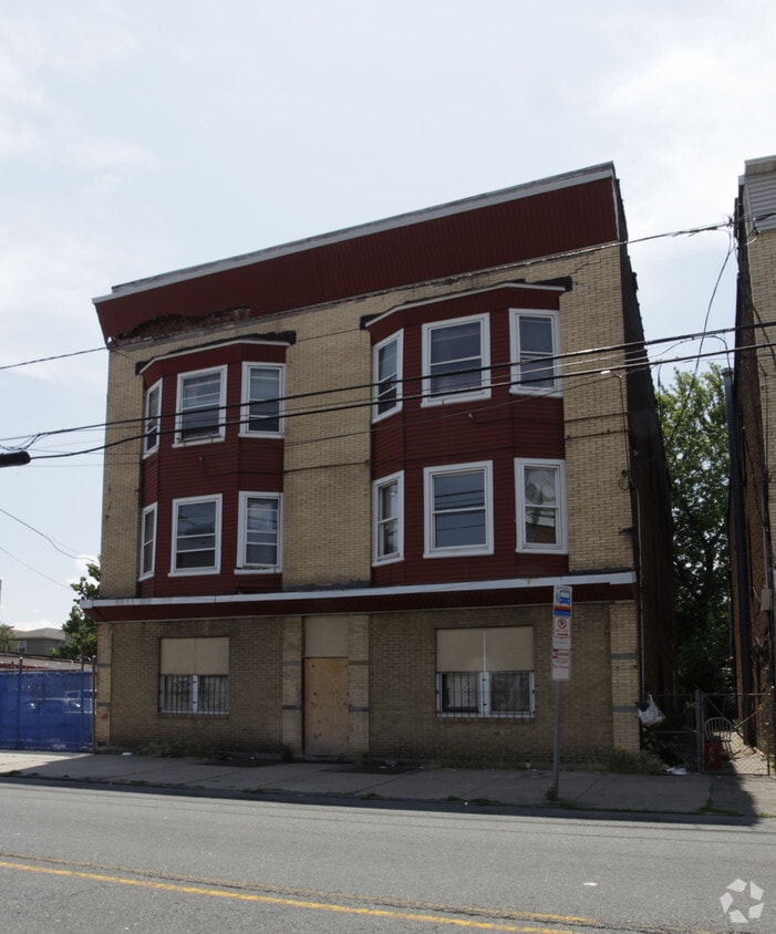 Building Photo - 620 E Jersey St