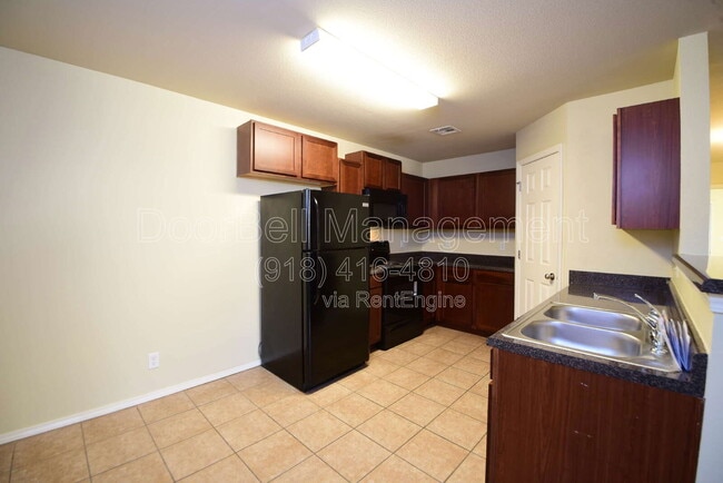 Building Photo - 5712 N 34th St