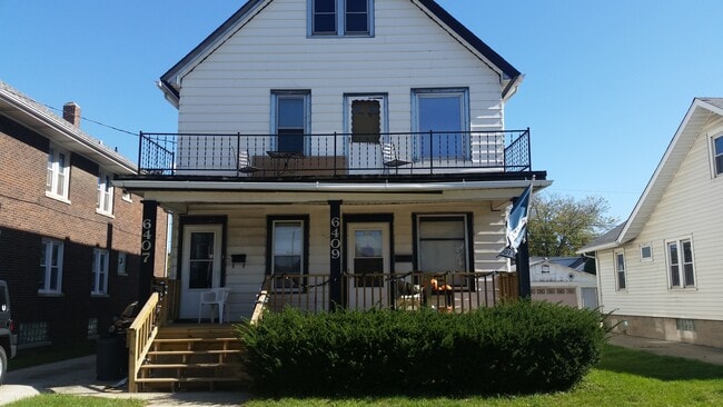 Building Photo - 6407 /6409 30th Ave
