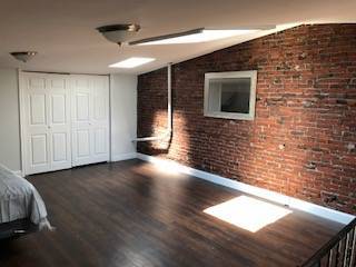 Building Photo - 1127 S 48th St