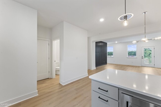 Building Photo - 3 br, 3.5 bath House - 621 Markham Street