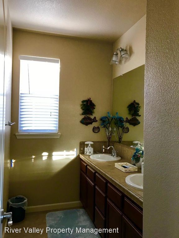 Building Photo - 4 br, 3 bath House - 12 Okeefe Ct
