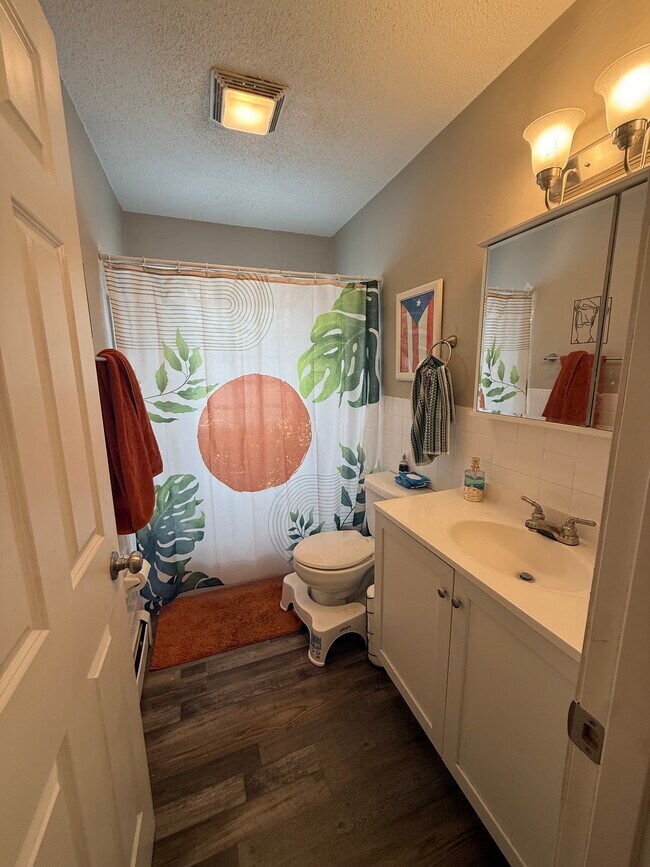 Foto del edificio - 814 11th Ave SE