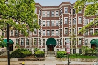 Building Photo - 380 Riverway