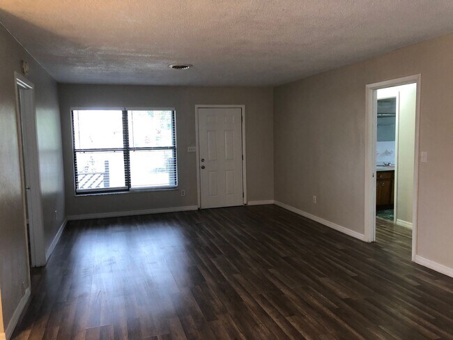 Foto del edificio - 3 br, 2 bath House - 3714 Pembrook Dr