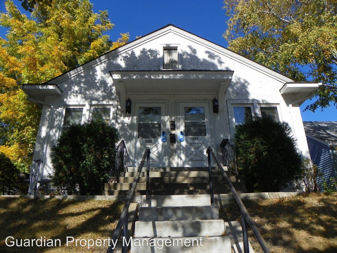 Primary Photo - 1253-1255 St Clair Ave