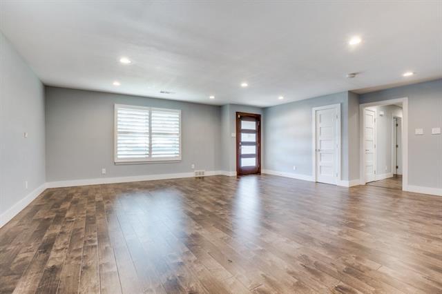 Foto del edificio - 6353 E Lovers Ln