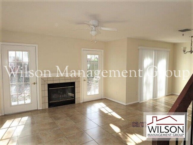 Building Photo - 3 br, 2.5 bath House - 1024 Knoll Wood Court