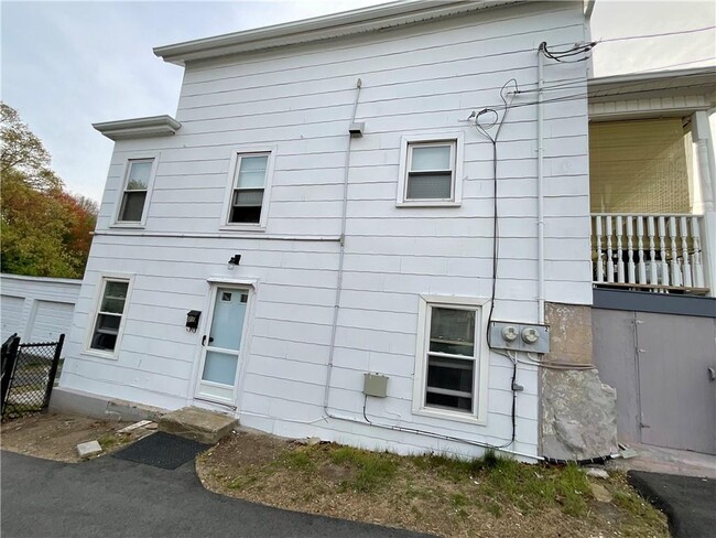 Building Photo - 27 Mill St