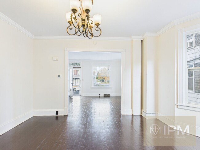 Building Photo - RENT SPECIAL! 1/2 FIRST MONTHS RENT IF DEPOSIT PLACED BY 3/31!