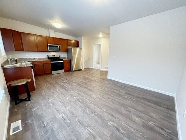 Foto del edificio - 137-137 Willow View Circle