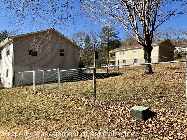 Building Photo - 384 Hunters Ridge Dr