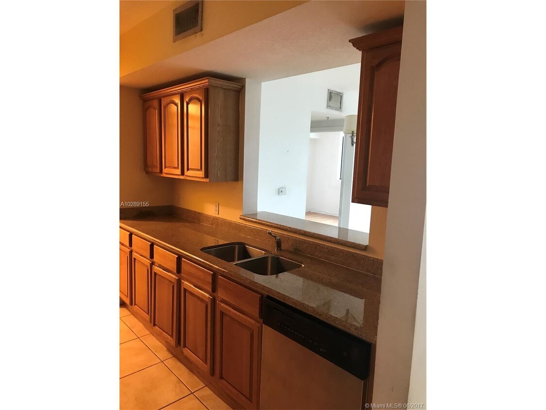 Foto principal - 4242 NW 2nd St