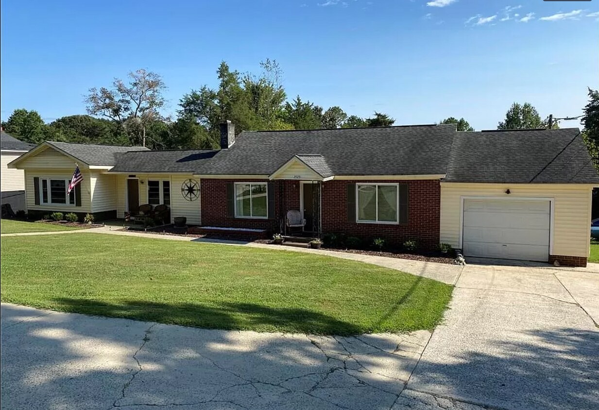 2523 US 70, Mebane, NC 27302 House Rental in Mebane, NC