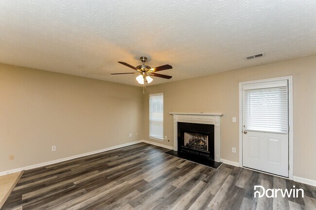 Foto del edificio - 123 Dannager Way, Lawrenceville, GA 30044