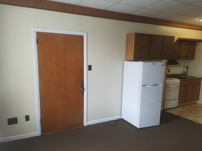 Building Photo - Spring City Efficiency - All utilities inc...