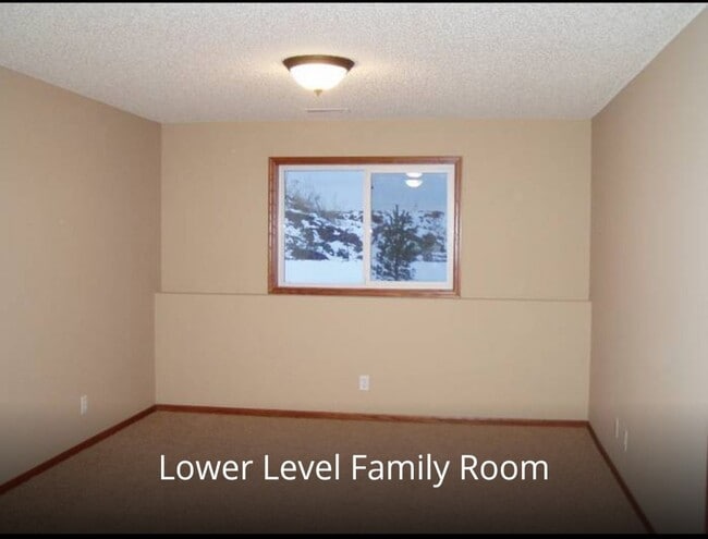Building Photo - $200 off 1st month! $2095 Rambler 4Bd/2Bth...