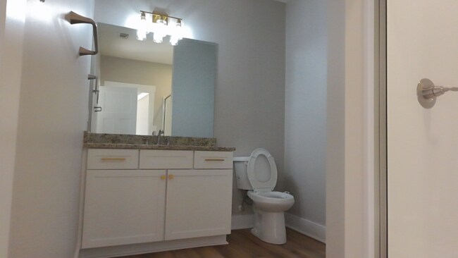 Foto del edificio - 233 Pineneedle Rd