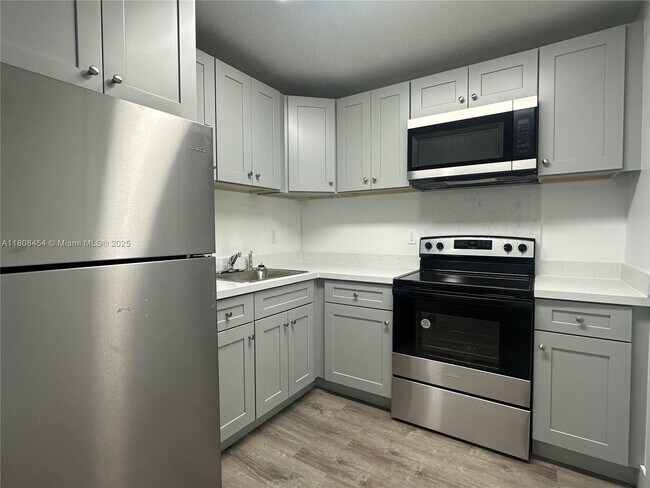 Foto del edificio - 2401 NW 9th Ave