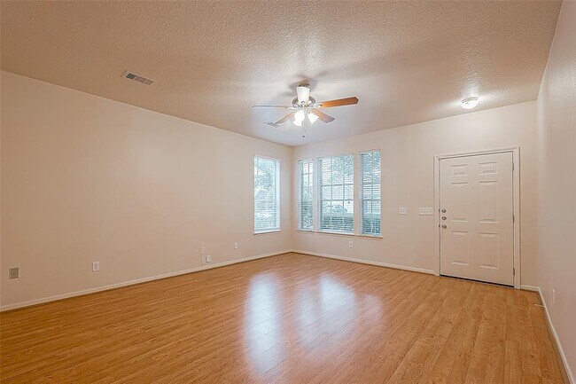 Building Photo - 2922 Desert Oasis Ln