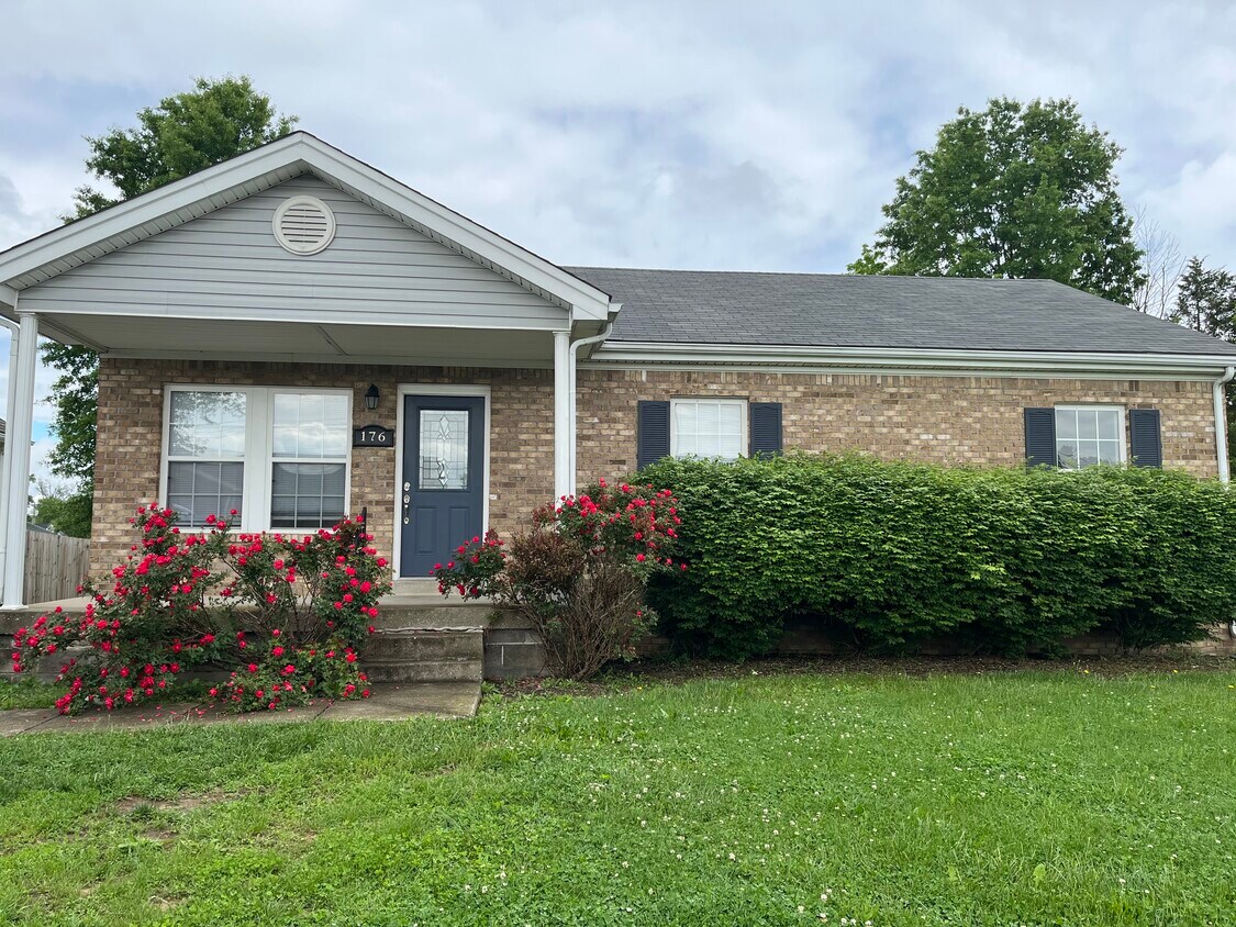 Foto principal - 176 Deerfield Ct