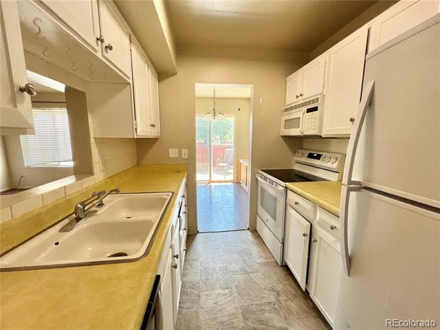 Foto del edificio - 8751 Pierce Way
