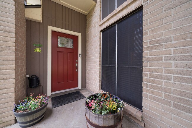 Foto del edificio - 224 Old Oaks St