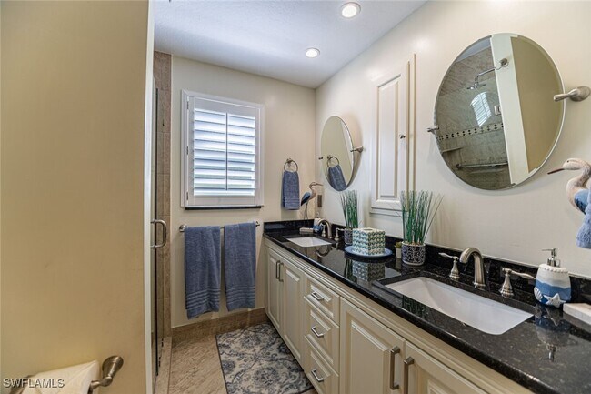 Foto del edificio - 823 Tanbark Dr