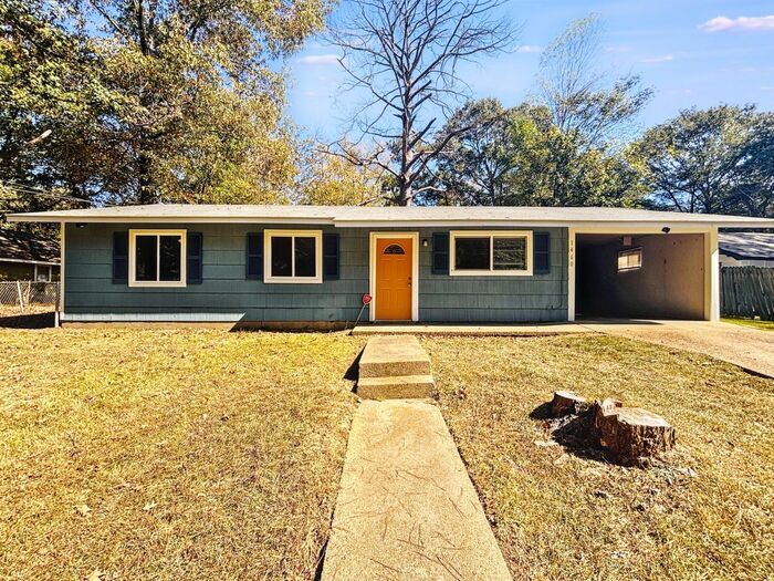 Primary Photo - Charming 3-Bedroom Home with Modern Comfor...