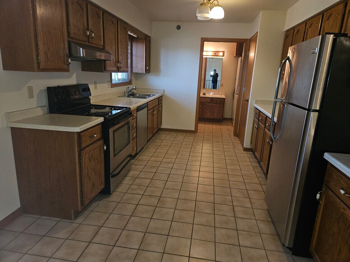 Building Photo - 1431 Clarence Ct