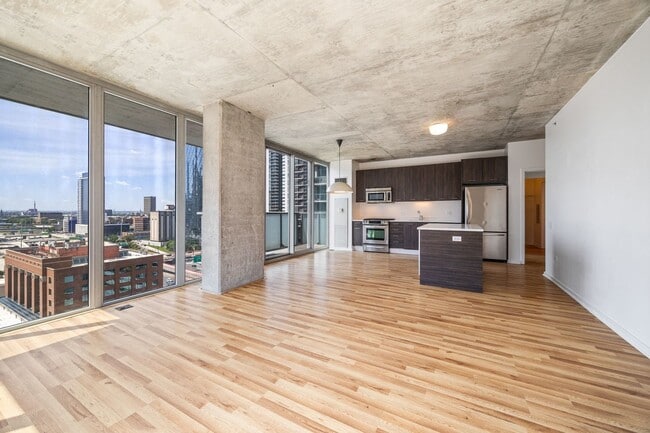 Building Photo - 659 W Randolph St