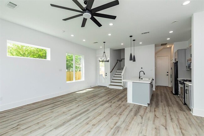 Foto del edificio - 6310 Norland St