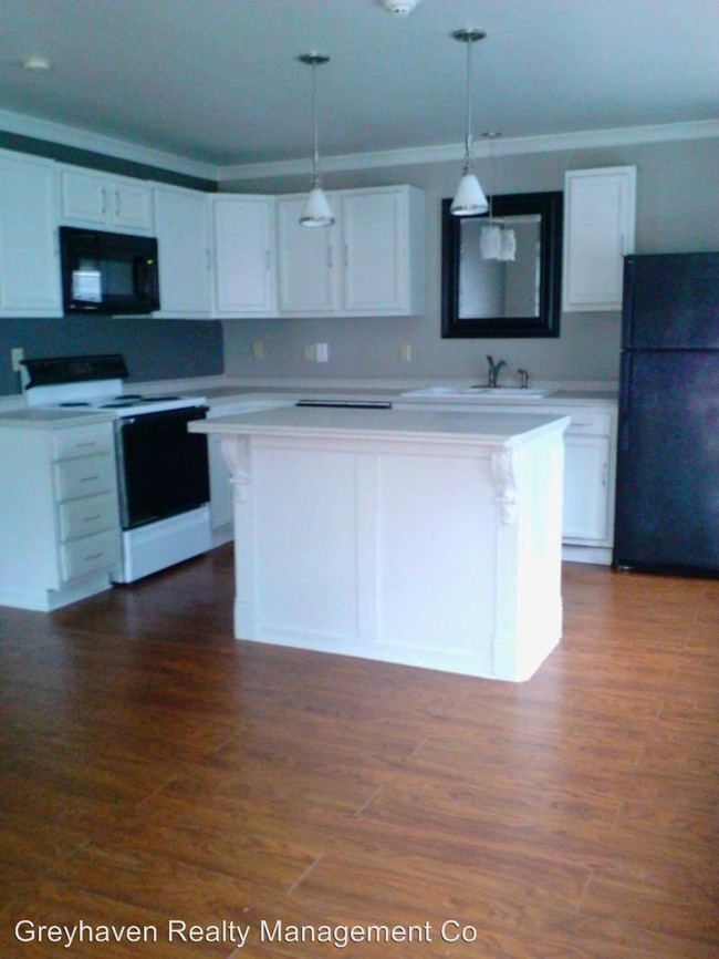 Building Photo - 1 br, 1 bath House - 2547 Crescent Club
