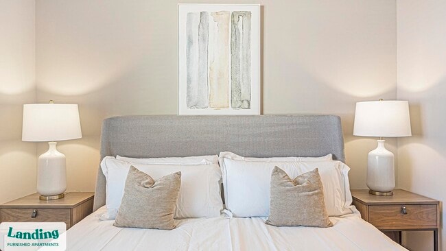 Building Photo - 402 W Lincoln St