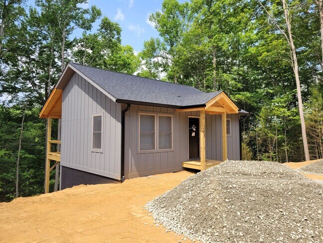 Foto del edificio - Beautiful Brand New 2bd Cabin in Trade, Tennessee
