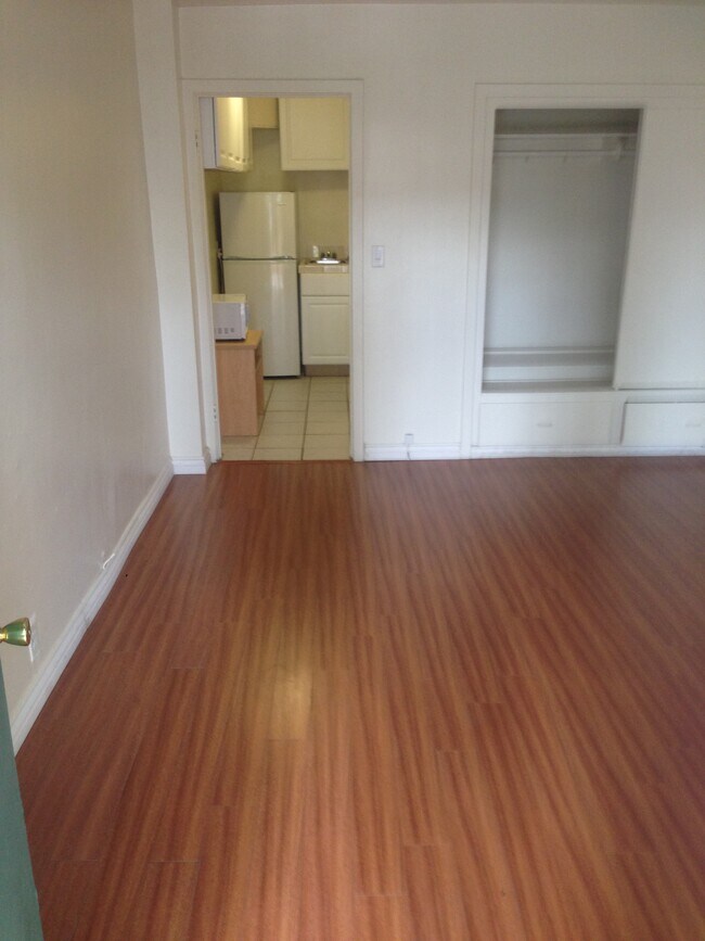Foto del edificio - 479 Landfair Ave.
