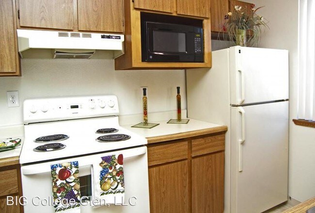 Foto del edificio - 5415 College Oak Dr