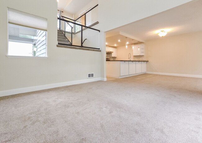 Building Photo - On-the-Water Living Experience: 2BR/2BA Co...