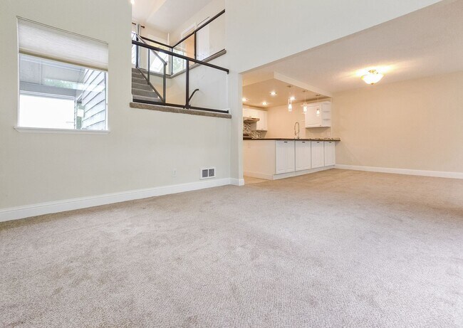 Foto del edificio - On-the-Water Living Experience: 2BR/2BA Co...