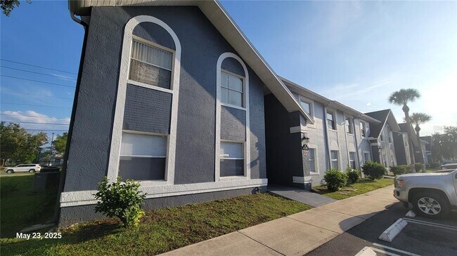 Building Photo - 4338 Pershing Pointe Pl
