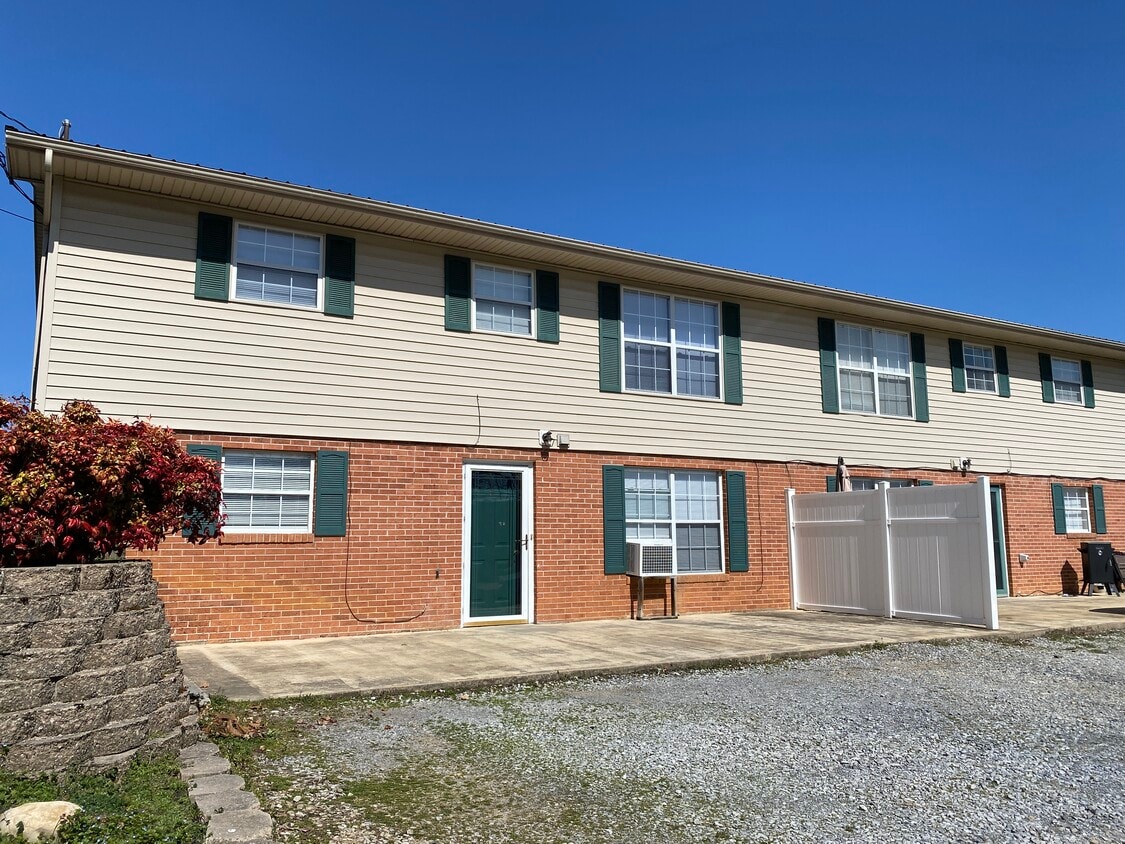 140 Kathy Ave Unit 3, Greeneville, TN 37743 Apartments in Greeneville