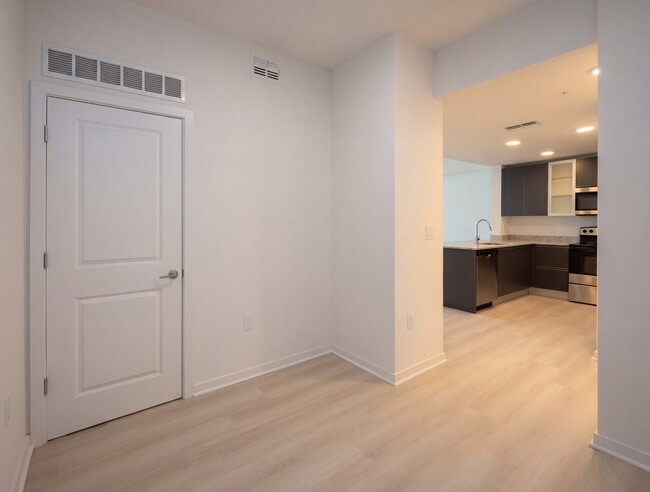 Foto del edificio - 5579 Millenia Park Blvd