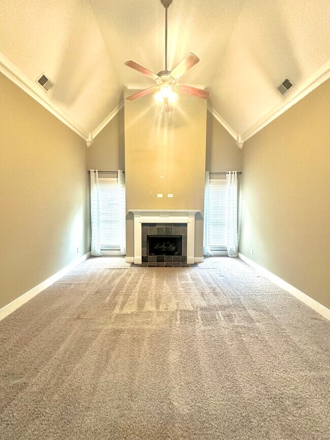 Building Photo - 108 Kingston Ct