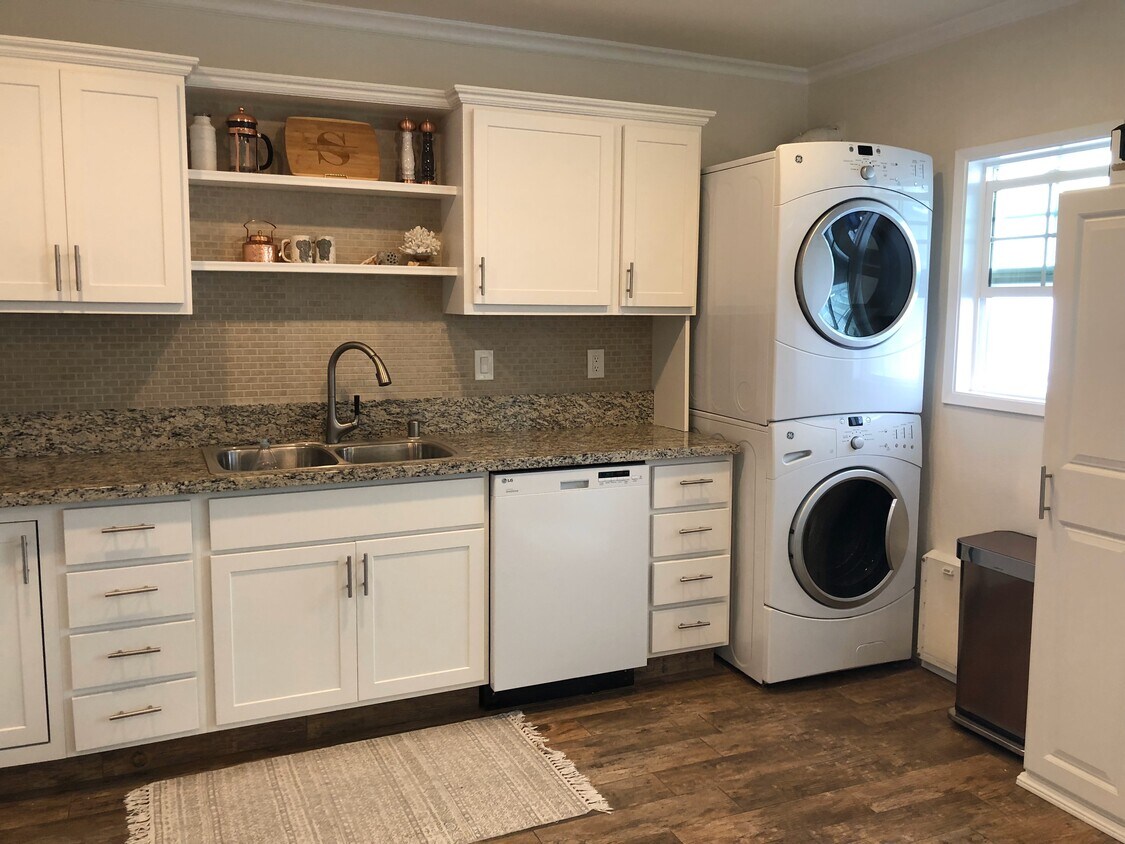 Foto principal - 204 Indianapolis Ave