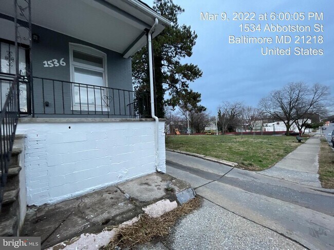 Building Photo - 1536 Abbotston St
