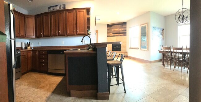 Foto del edificio - 4662 Shadowglen Dr