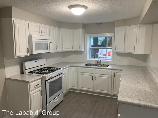 Building Photo - 3 br, 1 bath House - 2064 Beach Dr.