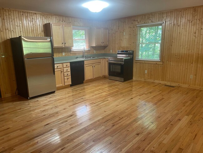 Building Photo - Beautiful Cabin