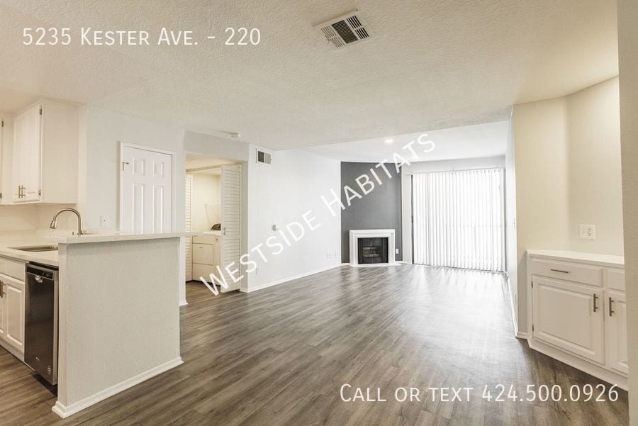 Primary Photo - 5235 Kester - Gorgeous, fully renovated bu...