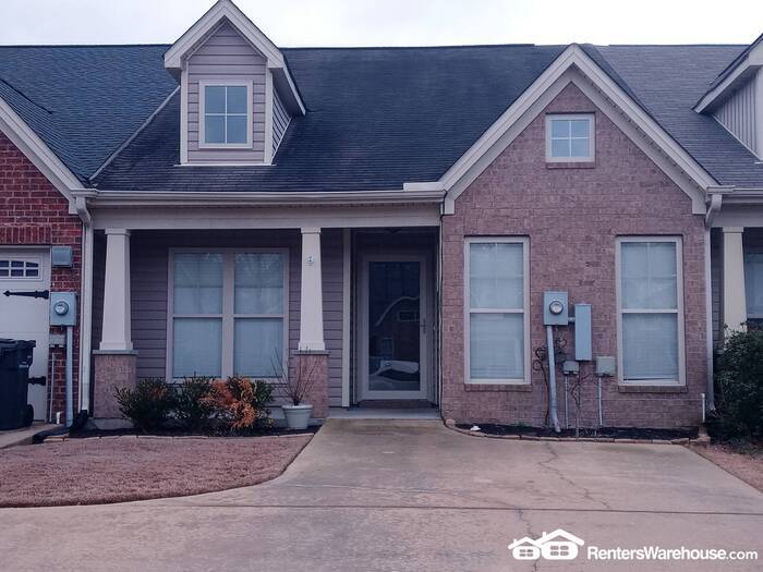 2070 Rossburg Pl, Calera, AL 35040 Townhome Rentals in Calera AL